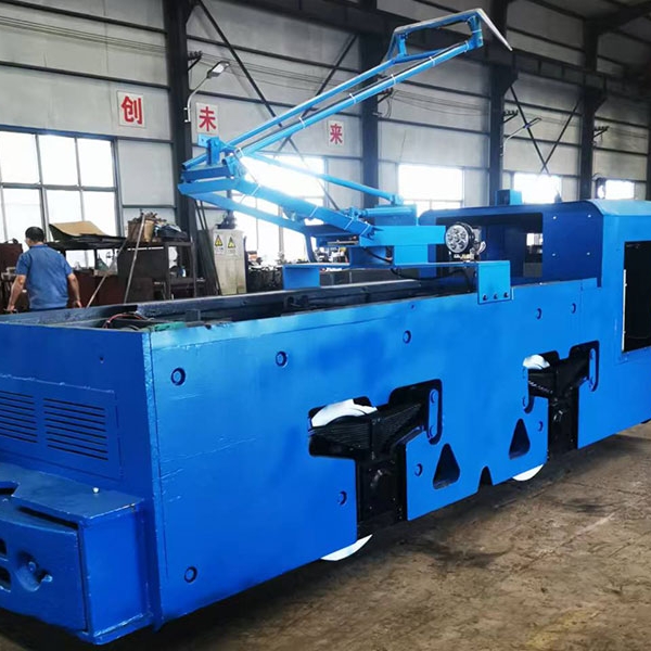 礦用架線式電機(jī)車